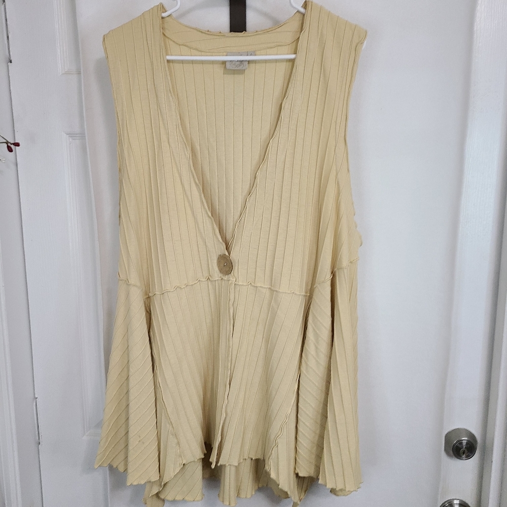 (836) Focus Woman's Sleeveless Blouse, Size: Large Color: Yellow